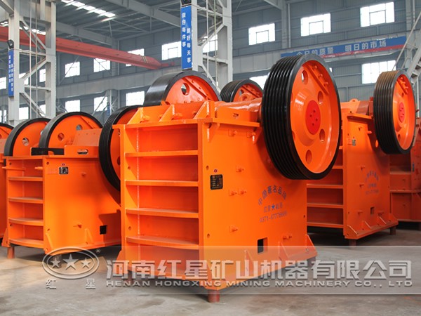 顎式破碎機(jī)生產(chǎn)現(xiàn)場(chǎng) 顎式破碎機(jī)生產(chǎn)現(xiàn)場(chǎng)