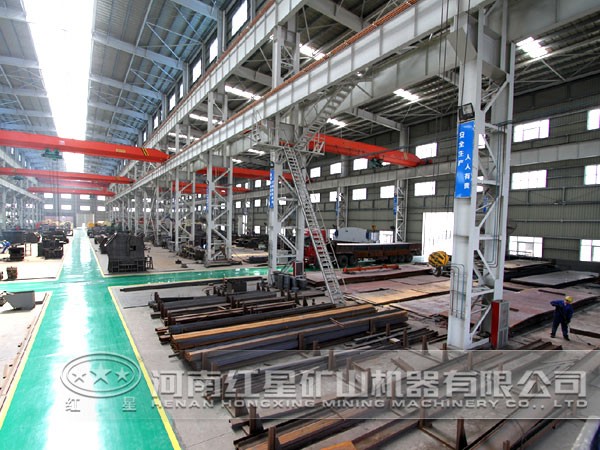 紅星機(jī)器破碎機(jī)生產(chǎn)車間 紅星機(jī)器破碎機(jī)生產(chǎn)車間