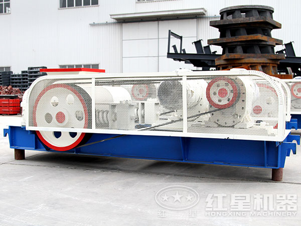 鐵礦雙齒輥破碎機(jī) 鐵礦雙齒輥破碎機(jī)