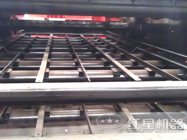 振動(dòng)篩內(nèi)部