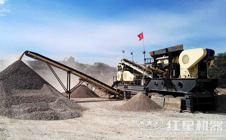 移動(dòng)破碎站現(xiàn)場(chǎng)