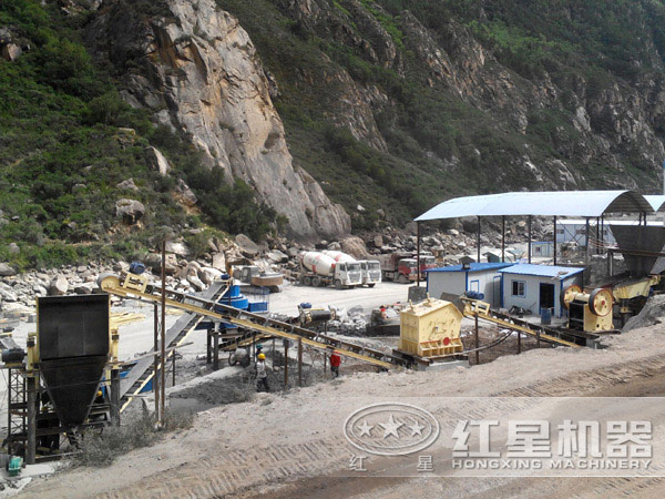 200tph制砂機(jī)生產(chǎn)現(xiàn)場(chǎng) 200tph制砂機(jī)生產(chǎn)現(xiàn)場(chǎng)