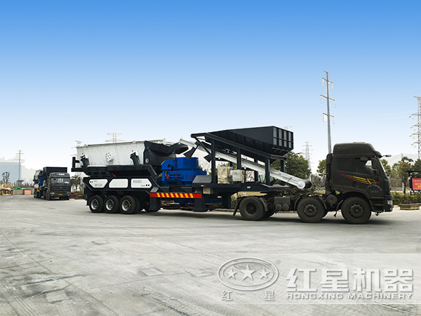 移動(dòng)小型制沙機(jī)發(fā)貨現(xiàn)場 移動(dòng)小型制沙機(jī)發(fā)貨現(xiàn)場