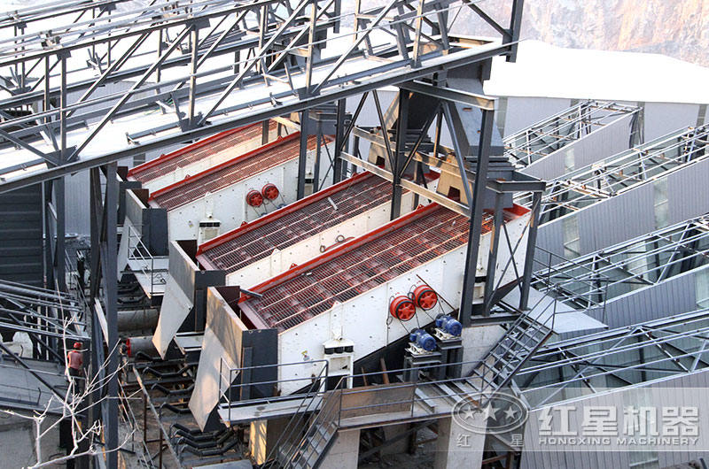 石料生產(chǎn)線(xiàn)生產(chǎn)現(xiàn)場(chǎng) 石料生產(chǎn)線(xiàn)生產(chǎn)現(xiàn)場(chǎng)