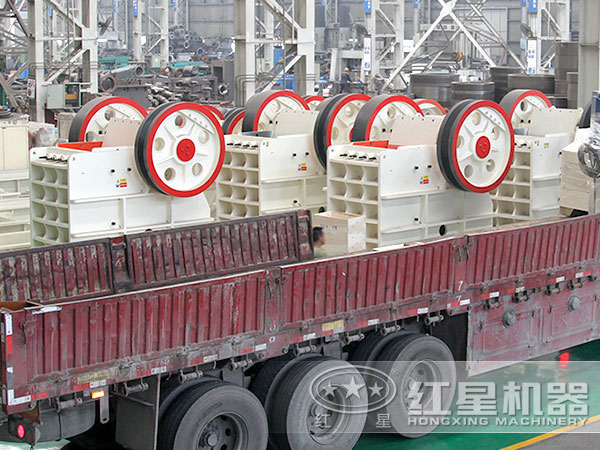 2000tph鄂式破碎機(jī)發(fā)貨現(xiàn)場(chǎng) 2000tph鄂式破碎機(jī)發(fā)貨現(xiàn)場(chǎng)