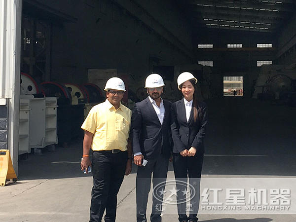 客戶參觀紅星生產(chǎn)車間 客戶參觀紅星生產(chǎn)車間