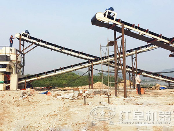 風(fēng)化砂制砂機(jī)作業(yè)現(xiàn)場(chǎng) 風(fēng)化砂制砂機(jī)作業(yè)現(xiàn)場(chǎng)