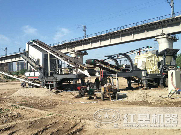 新品移動(dòng)反擊式破碎站生產(chǎn)現(xiàn)場 新品移動(dòng)反擊式破碎站生產(chǎn)現(xiàn)場