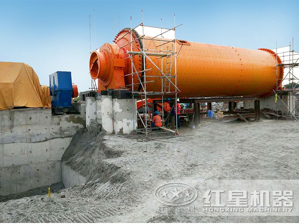 圓錐球磨機(jī)作業(yè)現(xiàn)場圖 圓錐球磨機(jī)作業(yè)現(xiàn)場圖