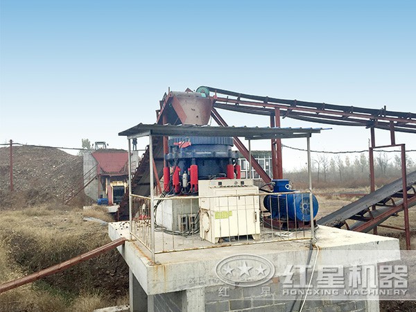 圓錐破碎機作業(yè)現(xiàn)場圖 圓錐破碎機作業(yè)現(xiàn)場圖