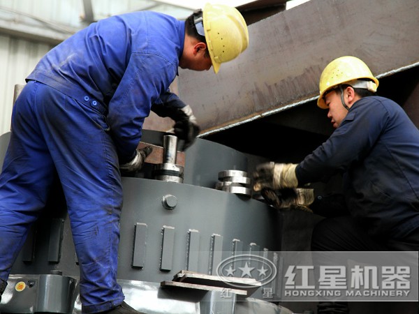 圓錐破碎機生產(chǎn)現(xiàn)場 圓錐破碎機生產(chǎn)現(xiàn)場