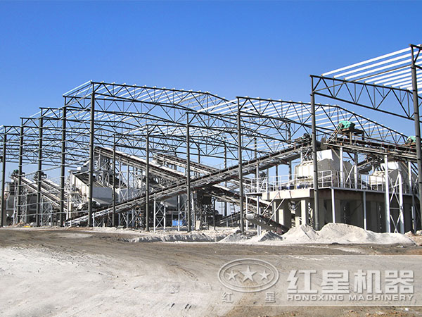 300tph反擊式石料破碎機生產(chǎn)現(xiàn)場 300tph反擊式石料破碎機生產(chǎn)現(xiàn)場