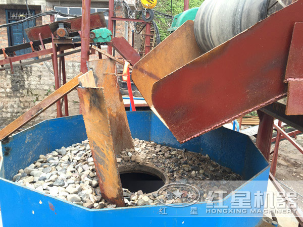 鵝卵石制沙機作業(yè)現(xiàn)場 鵝卵石制沙機作業(yè)現(xiàn)場