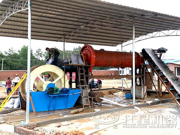 小型球磨機作業(yè)現(xiàn)場