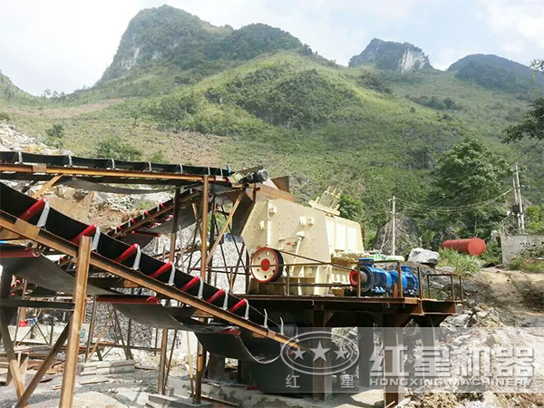 1000*700礦石反擊破生產(chǎn)現(xiàn)場 1000*700礦石反擊破生產(chǎn)現(xiàn)場