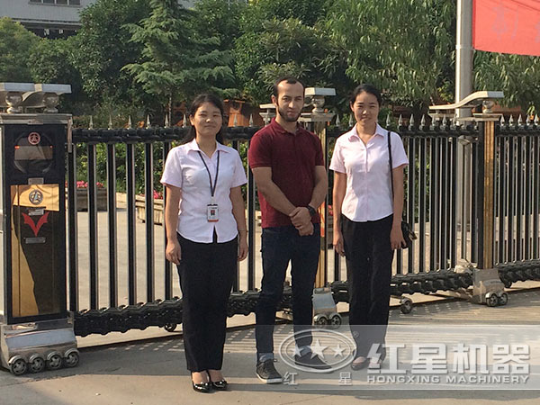 來廠參觀、咨詢設備的客戶