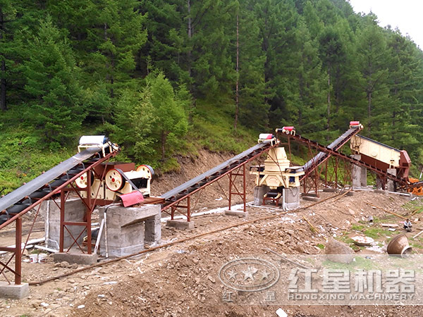 湖南婁底時產(chǎn)40噸制沙生產(chǎn)線現(xiàn)場 湖南婁底時產(chǎn)40噸制沙生產(chǎn)線現(xiàn)場