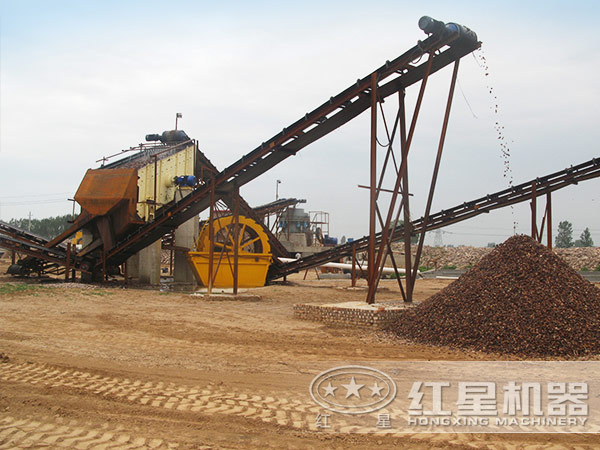 輪式洗砂機(jī)作業(yè)現(xiàn)場(chǎng) 輪式洗砂機(jī)作業(yè)現(xiàn)場(chǎng)