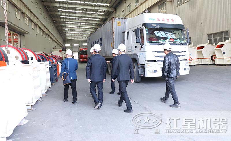 紅星機制砂設(shè)備生產(chǎn)車間 紅星機制砂設(shè)備生產(chǎn)車間