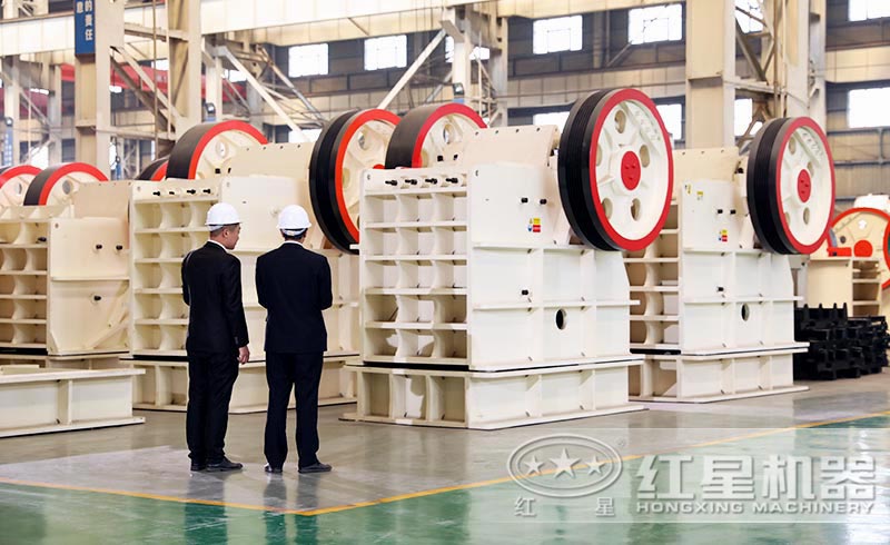 用戶參觀廠家碎石機(jī)車間 用戶參觀廠家碎石機(jī)車間