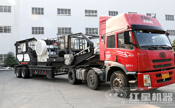 發(fā)往安徽的可移動破碎站要出廠了 發(fā)往安徽的可移動破碎站要出廠了