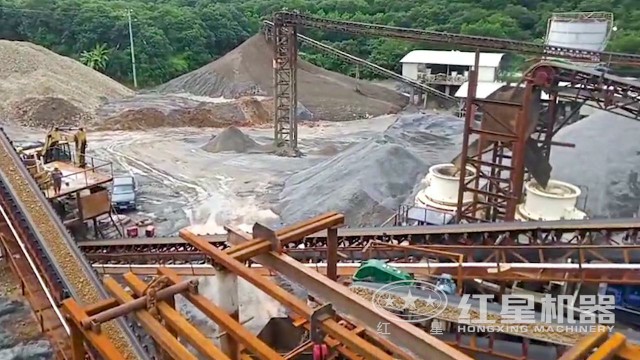 打沙機(jī)作業(yè)現(xiàn)場(chǎng) 打沙機(jī)作業(yè)現(xiàn)場(chǎng)