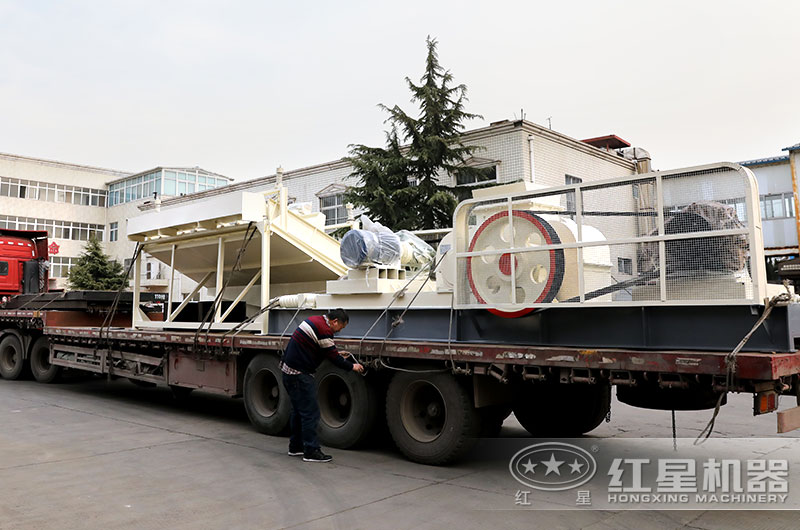 雙輥破碎機發(fā)貨了 雙輥破碎機發(fā)貨了