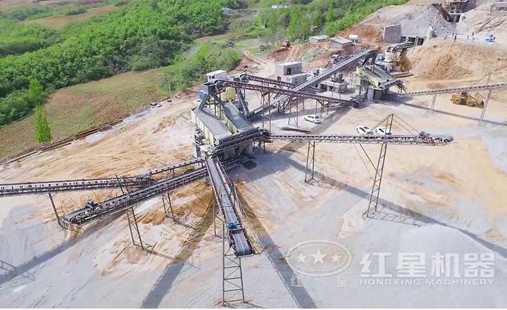 大型石料生產(chǎn)現(xiàn)場 大型石料生產(chǎn)現(xiàn)場