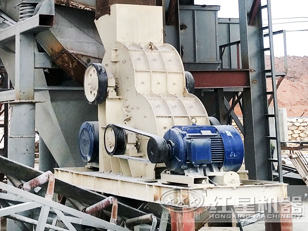 雙級(jí)破碎機(jī)客戶現(xiàn)場(chǎng) 雙級(jí)破碎機(jī)客戶現(xiàn)場(chǎng)