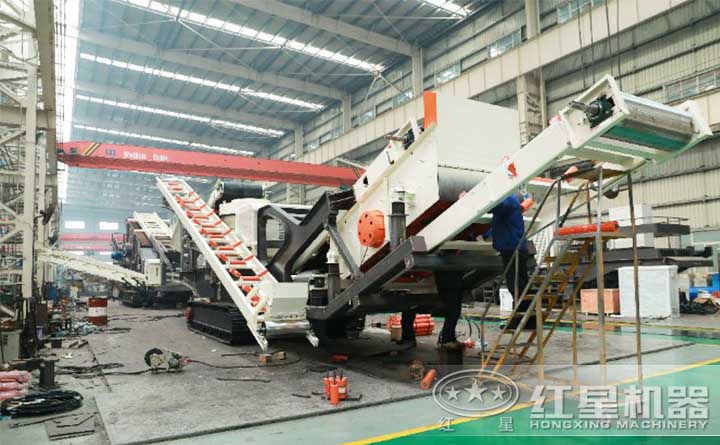 履帶移動(dòng)破生產(chǎn)車間 履帶移動(dòng)破生產(chǎn)車間