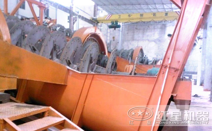 螺旋洗砂機(jī)客戶現(xiàn)場(chǎng) 螺旋洗砂機(jī)客戶現(xiàn)場(chǎng)