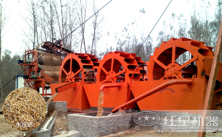 沙子清洗現(xiàn)場(chǎng) 沙子清洗現(xiàn)場(chǎng)