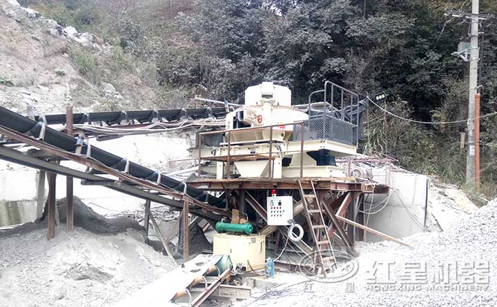 時產(chǎn)500噸制砂機(jī)生產(chǎn)現(xiàn)場 時產(chǎn)500噸制砂機(jī)生產(chǎn)現(xiàn)場