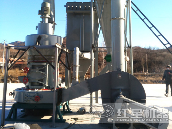 碳酸鈣磨粉生產現(xiàn)場