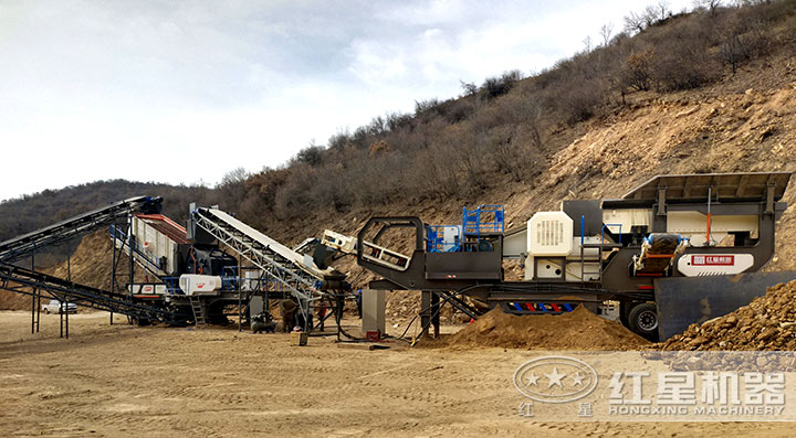 移動破碎機(jī)作業(yè)現(xiàn)場 移動破碎機(jī)作業(yè)現(xiàn)場