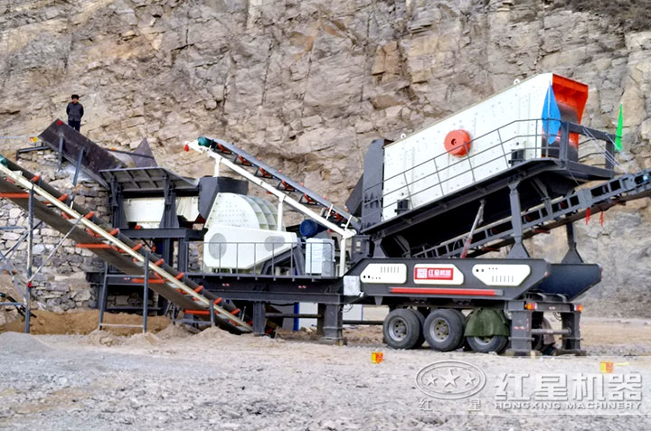 移動(dòng)制砂機(jī)作業(yè)現(xiàn)場(chǎng) 移動(dòng)制砂機(jī)作業(yè)現(xiàn)場(chǎng)