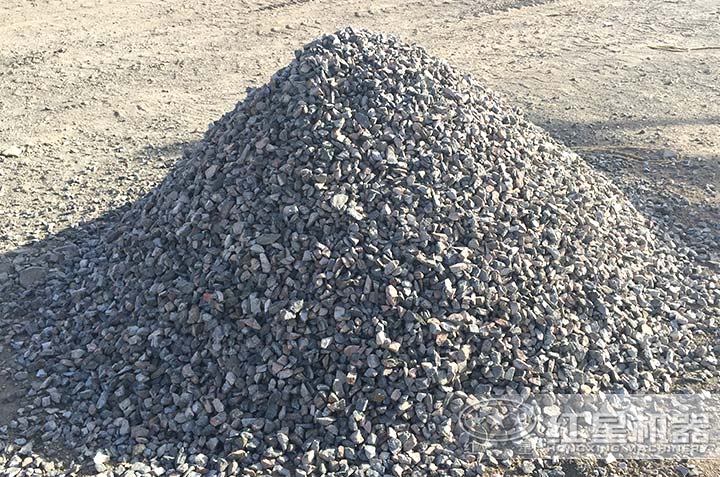 錘式破碎機現(xiàn)場物料 錘式破碎機現(xiàn)場物料