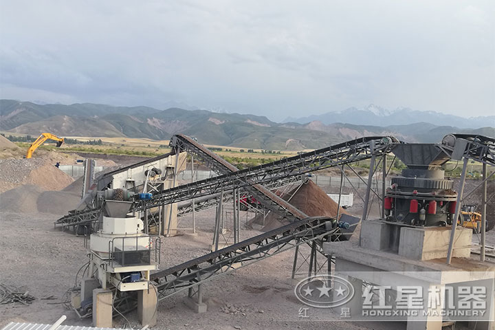 沙石料生產現(xiàn)場 沙石料生產現(xiàn)場