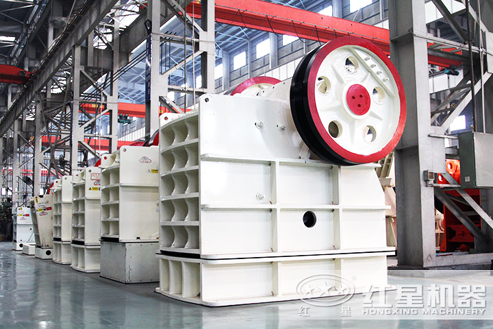 德版顎式破碎機設(shè)備廠區(qū)實拍圖 德版顎式破碎機設(shè)備廠區(qū)實拍圖