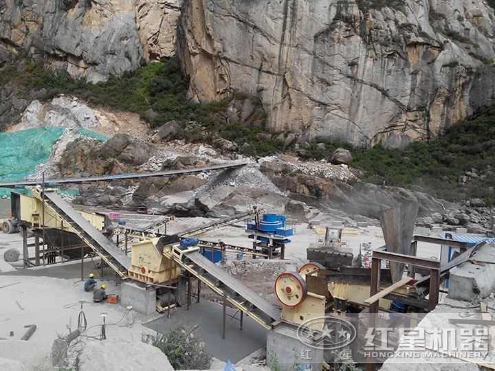 河北廊坊時產(chǎn)200噸的制砂生產(chǎn)線客戶現(xiàn)場 河北廊坊時產(chǎn)200噸的制砂生產(chǎn)線客戶現(xiàn)場