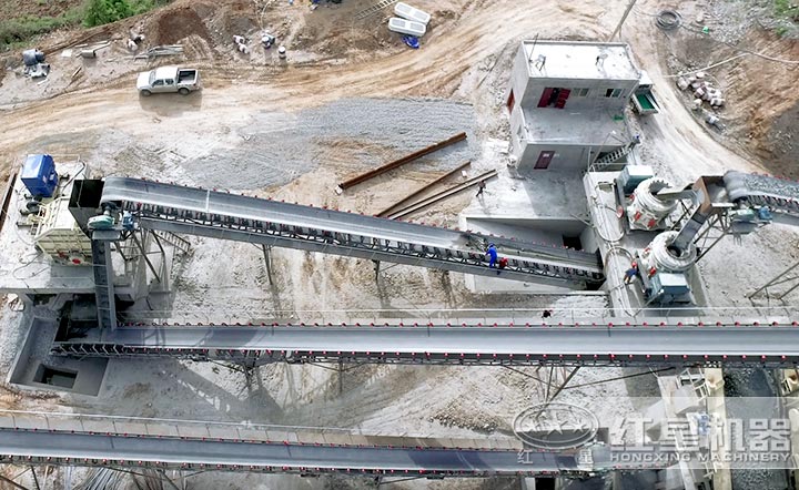 固定式石頭制砂生產(chǎn)線占地較大，可選擇多種設備