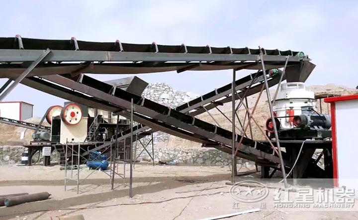 當(dāng)物料較大時，可選擇破碎設(shè)備先進行處理