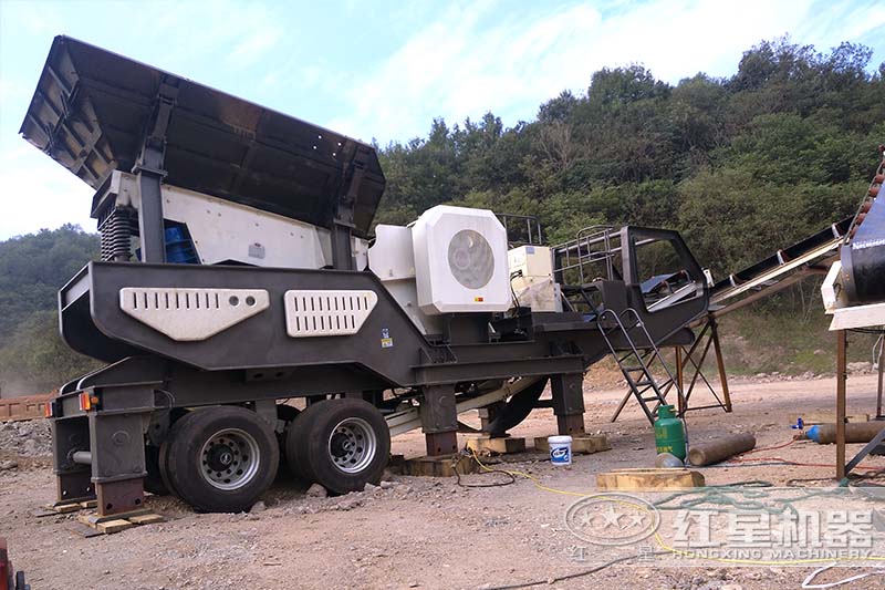 時(shí)產(chǎn)40噸簡(jiǎn)易式輪胎移動(dòng)破客戶現(xiàn)場(chǎng)