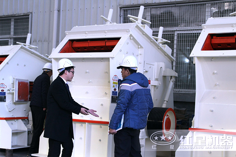 客戶來紅星廠區(qū)內參觀