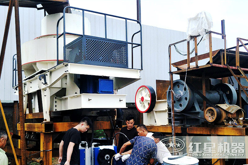 河卵石磨砂機(jī)設(shè)備客戶現(xiàn)場(chǎng) 河卵石磨砂機(jī)設(shè)備客戶現(xiàn)場(chǎng)