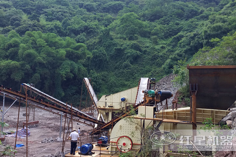 粉碎矸石機(jī)客戶現(xiàn)場實(shí)拍 粉碎矸石機(jī)客戶現(xiàn)場實(shí)拍