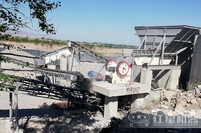 破碎生產(chǎn)現(xiàn)場(chǎng) 破碎生產(chǎn)現(xiàn)場(chǎng)