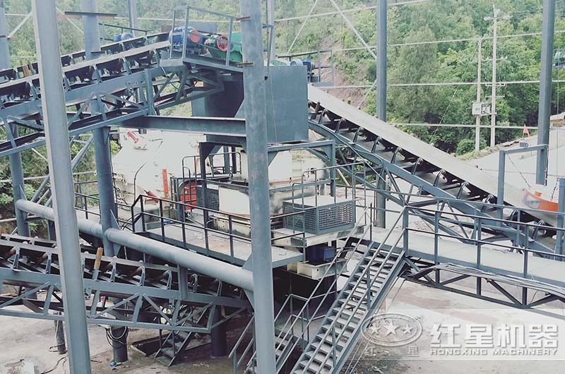 石子制砂整形現(xiàn)場(chǎng) 石子制砂整形現(xiàn)場(chǎng)