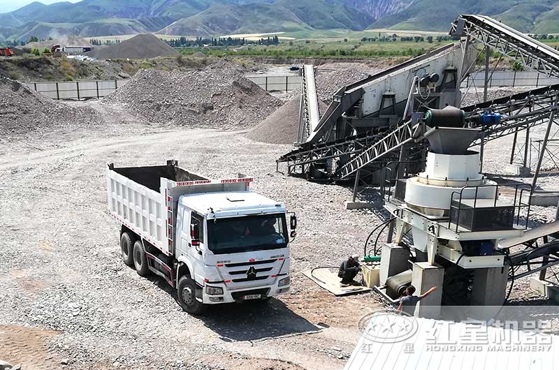 沖擊式制砂機(jī)破碎現(xiàn)場 沖擊式制砂機(jī)破碎現(xiàn)場