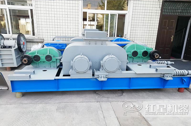 對(duì)輥式制砂機(jī) 對(duì)輥式制砂機(jī)